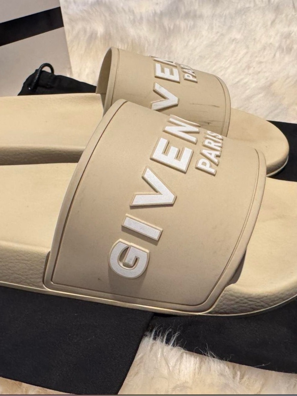 Givenchy Cream Logo Slide Sandals
Box included - Picture 3 of 3